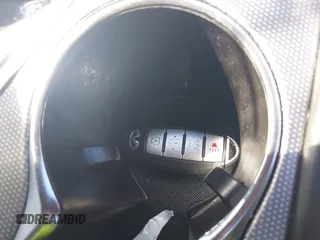 2015 Infiniti Q50 z VIN JN1BV7AR9FM413538, wystawiony jako IAAI lot #42115540 z przebiegiem 116 620 mil mil oraz . Historia ofert i sprzedaży dostępna na DreamBid. Obrazek 11.