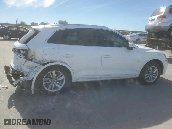 2020 Audi Q5 Premium z VIN WA1ANAFY9L2113778, wystawiony jako Copart lot #49013155 z przebiegiem 105 812 mil mil oraz Szkoda całkowita • Salvage title. Historia ofert i sprzedaży dostępna na DreamBid. Obrazek 3.