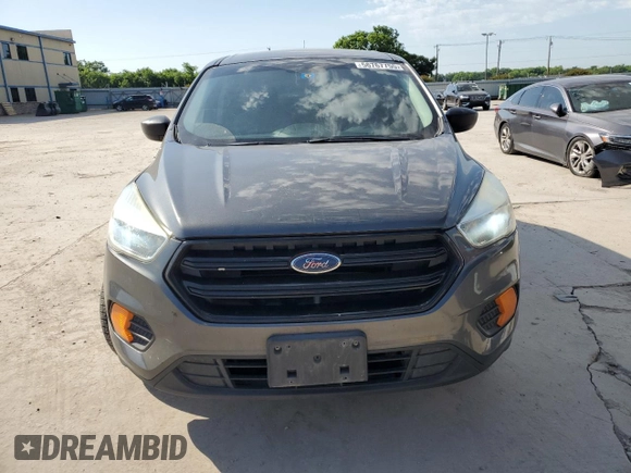 2017 Ford Escape S с VIN 1FMCU0F75HUC48671, выставлен на аукционе Copart как лот 56767755 с пробегом 163 853 миль миль и Списание • Salvage title. История ставок и продаж доступна на DreamBid. Изображение 5.