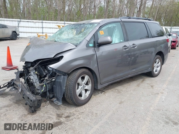 2018 Toyota Sienna LE Auto Access Seat with VIN 5TDKZ3DC7JS940573, listed as a IAAI auction lot 42166237 with Not provided miles and . Bid and sale history available at DreamBid. Image 17.