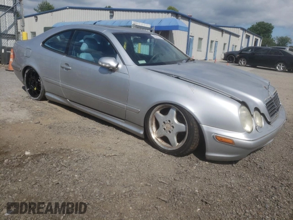 2002 Mercedes-Benz CLK 320/430 with VIN WDBLJ70G92F201684, listed as a Copart auction lot 58560824 with 92,983 mi miles and Non Repairable. Bid and sale history available at DreamBid. Image 4.