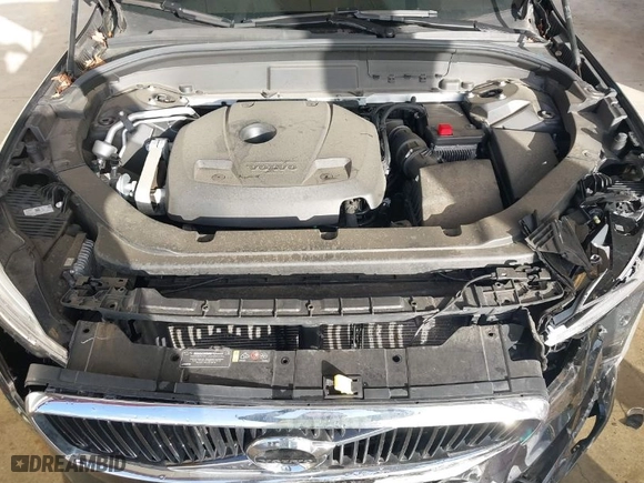 2018 Volvo XC60 Momentum with VIN LYVA22RKXJB101579, listed as a IAAI auction lot 41722082 with 33,579 mi miles. Bid and sale history available at carsss.com. Image 10.