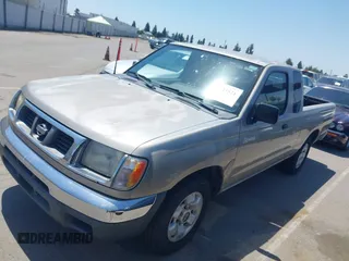 2000 Nissan Frontier XE z VIN 1N6DD26S9YC363236, wystawiony jako IAAI lot #42343821 z przebiegiem 187 720 mil mil oraz . Historia ofert i sprzedaży dostępna na DreamBid. Obrazek 2.