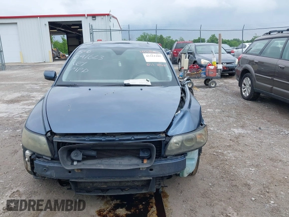 2005 Volvo S40 с VIN YV1MS382452091623, выставлен на аукционе IAAI как лот 42311105 с пробегом 269 001 миль миль и . История ставок и продаж доступна на DreamBid. Изображение 13.