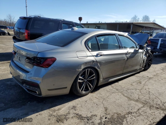 2022 BMW 7 Series 750i xDrive with VIN WBA7U2C00NCK33955, listed as a Copart auction lot 82185224 with 0 mi miles and Clean Title. Bid and sale history available at carsss.com. Image 3.