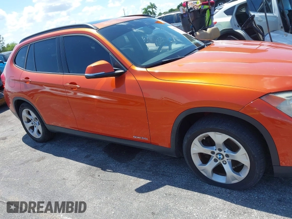 2013 BMW X1 28i z VIN WBAVM1C51DVW41056, wystawiony jako IAAI lot #40070143 z przebiegiem 152 657 mil mil oraz . Historia ofert i sprzedaży dostępna na DreamBid. Obrazek 15.