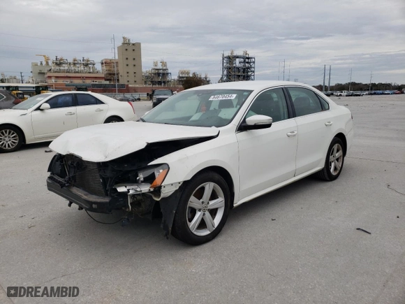2014 Volkswagen Passat SE with VIN 1VWBP7A3XEC009507, listed as a Copart auction lot 84670454 with 0 mi miles and Salvage Title. Bid and sale history available at carsss.com. Image 1.
