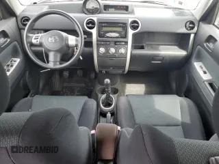 2006 Scion xB z VIN JTLKT334464111057, wystawiony jako Copart lot #54346745 z przebiegiem 99 599 mil mil oraz Szkoda całkowita • Salvage title. Historia ofert i sprzedaży dostępna na DreamBid. Obrazek 8.