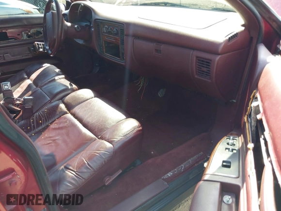 1996 Chevrolet Caprice 1SA Special Value z VIN 1G1BL52P2TR170330, wystawiony jako IAAI lot #42179740 z przebiegiem 169 555 mil mil oraz . Historia ofert i sprzedaży dostępna na DreamBid. Obrazek 5.