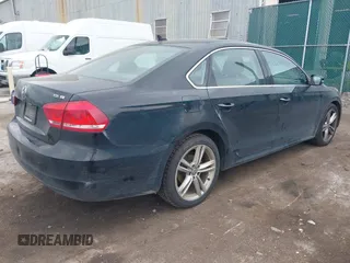 2015 Volkswagen Passat SE с VIN 1VWBV7A32FC034506, выставлен на аукционе IAAI как лот 42448158 с пробегом 312 926 миль миль и . История ставок и продаж доступна на DreamBid. Изображение 4.