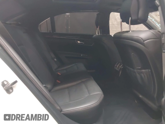 2011 Mercedes-Benz S 63 AMG with VIN WDDNG7EB7BA402556, listed as a IAAI auction lot 42097570 with 77,145 mi miles and . Bid and sale history available at DreamBid. Image 8.