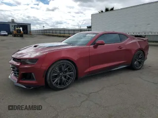 2023 Chevrolet Camaro ZL1 z VIN 1G1FK1R62P0159798, wystawiony jako Copart lot #47663395 z przebiegiem 8856 mil mil oraz Tytuł czysty. Historia ofert i sprzedaży dostępna na DreamBid. Obrazek 1.