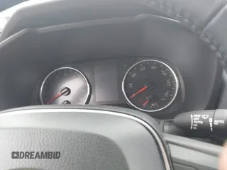 2022 Toyota RAV4 XLE Premium z VIN 2T3A1RFV4NW287421, wystawiony jako IAAI lot #42602371 z przebiegiem 59 294 mil mil oraz . Historia ofert i sprzedaży dostępna na DreamBid. Obrazek 15.