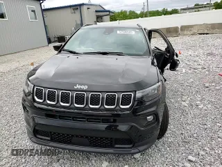 2023 Jeep Compass Latitude Lux z VIN 3C4NJDFN2PT549158, wystawiony jako Copart lot #57506665 z przebiegiem 23 687 mil mil oraz Szkoda całkowita • Salvage title. Historia ofert i sprzedaży dostępna na DreamBid. Obrazek 14.