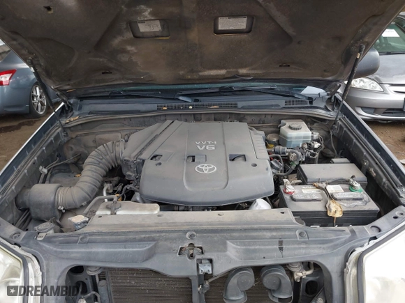 2004 Toyota 4Runner SR5 with VIN JTEZU14R640024833, listed as a IAAI auction lot 41916868 with 339,735 mi miles. Bid and sale history available at carsss.com. Image 10.