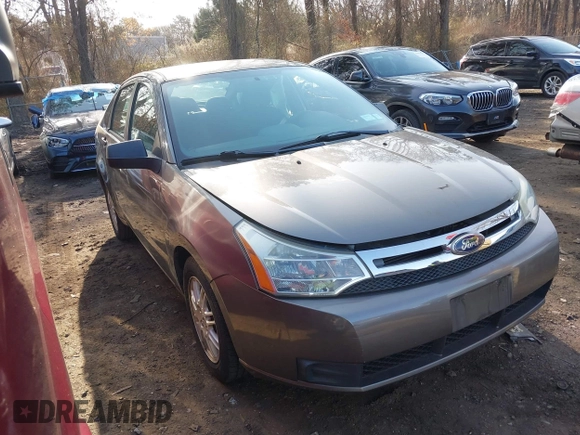 2011 Ford Focus SE with VIN 1FAHP3FN7BW172552, listed as a IAAI auction lot 41931964 with 33,553 mi miles. Bid and sale history available at carsss.com. Image 14.