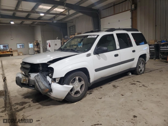 2005 Chevrolet TrailBlazer LS with VIN 1GNET16S256129624, listed as a Copart auction lot 44062245 with 99,389 mi miles and Salvage Title. Bid and sale history available at carsss.com. Image 1.
