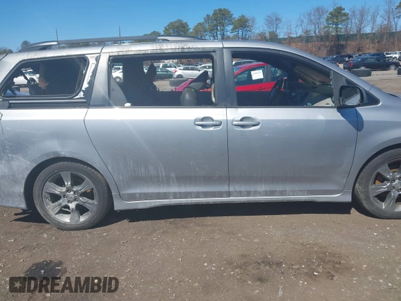 2012 Toyota Sienna SE with VIN 5TDXK3DC0CS235644, listed as a IAAI auction lot 41894016 with 118,487 mi miles. Bid and sale history available at carsss.com. Image 6.