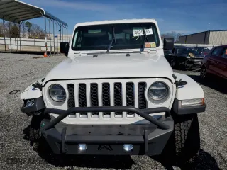 2020 Jeep Gladiator Overland with VIN 1C6HJTFGXLL181768, listed as a Copart auction lot 46243555 with 62,992 mi miles and Salvage Title. Bid and sale history available at carsss.com. Image 5.