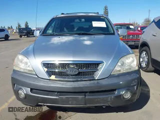 2004 Kia Sorento LX z VIN KNDJD733X45297844, wystawiony jako IAAI lot #41510715 z przebiegiem 222 676 mil mil oraz . Historia ofert i sprzedaży dostępna na DreamBid. Obrazek 12.