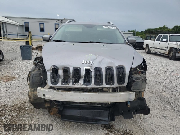 2018 Jeep Cherokee Latitude z VIN 1C4PJLCB1JD566642, wystawiony jako Copart lot #55816365 z przebiegiem 65 433 mil mil oraz Szkoda całkowita • Salvage title. Historia ofert i sprzedaży dostępna na DreamBid. Obrazek 5.