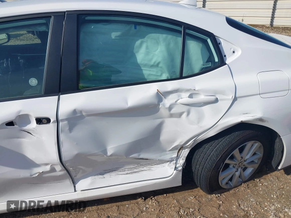 2025 Toyota Camry LE with VIN 4T1DAACK3SU529581, listed as a IAAI auction lot 41376433 with 5,283 mi miles and . Bid and sale history available at DreamBid. Image 6.