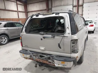 2006 Chevrolet Suburban LT with VIN 1GNFK16Z86J176787, listed as a IAAI auction lot 41983946 with 232,131 mi miles. Bid and sale history available at carsss.com. Image 15.