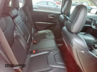 2019 Jeep Cherokee Trailhawk z VIN 1C4PJMBX8KD315136, wystawiony jako Copart lot #60614805 z przebiegiem 102 936 mil mil oraz Czysty tytuł • Clean title. Historia ofert i sprzedaży dostępna na DreamBid. Obrazek 11.