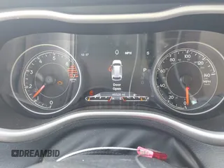 2017 Jeep Cherokee Limited z VIN 1C4PJLDB2HW503255, wystawiony jako IAAI lot #42249578 z przebiegiem 46 528 mil mil oraz . Historia ofert i sprzedaży dostępna na DreamBid. Obrazek 7.