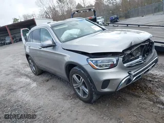 2022 Mercedes-Benz GLC with VIN W1N0G8DB2NV333048, listed as a IAAI auction lot 41532406 with 28,172 mi miles. Bid and sale history available at carsss.com. Image 1.