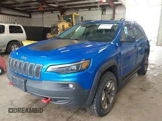 2019 Jeep Cherokee Trailhawk with VIN 1C4PJMBX0KD168097, listed as a IAAI auction lot 41787878 with 39,163 mi miles and . Bid and sale history available at DreamBid. Image 18.