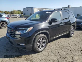 2022 Honda Passport TrailSport z VIN 5FNYF8H6XNB003764, wystawiony jako Copart lot #56180195 z przebiegiem 61 515 mil mil oraz Szkoda całkowita • Salvage title. Historia ofert i sprzedaży dostępna na DreamBid. Obrazek 1.
