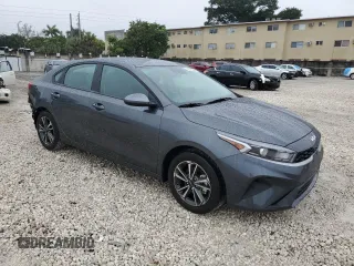 2024 Kia Forte LXS with VIN 3KPF24ADXRE789386, listed as a Copart auction lot 42318845 with 28,600 mi miles and Salvage Title. Bid and sale history available at carsss.com. Image 4.