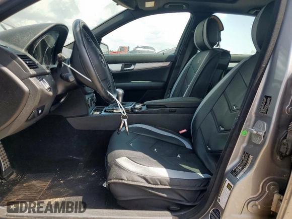 2010 Mercedes-Benz C 300 Sport with VIN WDDGF5EB8AR086228, listed as a Copart auction lot 64877865 with 100,806 mi miles and Clean title. Bid and sale history available at DreamBid. Image 7.