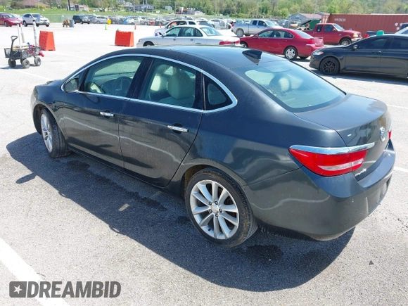 2015 Buick Verano Group z VIN 1G4PS5SK6F4175810, wystawiony jako IAAI lot #42079004 z przebiegiem 179 822 mil mil oraz . Historia ofert i sprzedaży dostępna na DreamBid. Obrazek 3.