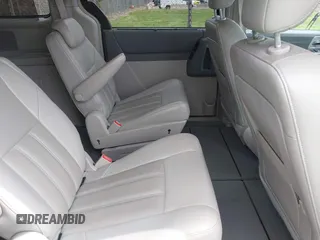 2008 Chrysler Town & Country Touring with VIN 2A8HR54P08R103930, listed as a IAAI auction lot 41971203 with 149,532 mi miles. Bid and sale history available at carsss.com. Image 8.