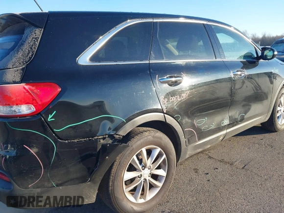 2018 Kia Sorento LX with VIN 5XYPG4A34JG431818, listed as a IAAI auction lot 40997995 with 141,886 mi miles. Bid and sale history available at carsss.com. Image 17.