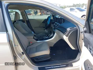 2014 Honda Accord EX-L with VIN 1HGCR2F82EA062207, listed as a IAAI auction lot 39063521 with 116,835 mi miles and . Bid and sale history available at carsss.com. Image 5.