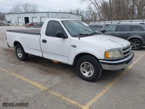 1997 Ford F-150 Standard with VIN 1FTDF17W1VKD32833, listed as a IAAI auction lot 41883368 with NaN miles. Bid and sale history available at carsss.com. Image 1.