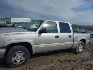 2006 Chevrolet Silverado 1500 LT1 with VIN 2GCEK13T261240787, listed as a IAAI auction lot 41694516 with 319,324 mi miles. Bid and sale history available at carsss.com. Image 14.