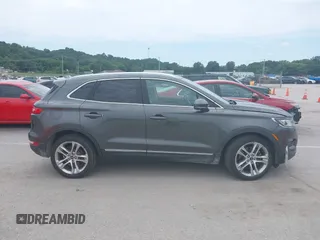 2017 Lincoln MKC Reserve с VIN 5LMCJ3D97HUL24869, выставлен на аукционе IAAI как лот 42561431 с пробегом 93 836 миль миль и . История ставок и продаж доступна на DreamBid. Изображение 13.