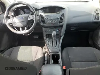 2018 Ford Focus SE z VIN 1FADP3F24JL204488, wystawiony jako Copart lot #54733625 z przebiegiem Nie podano mil oraz Szkoda całkowita • Salvage title. Historia ofert i sprzedaży dostępna na DreamBid. Obrazek 8.