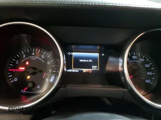 2019 Ford Mustang GT z VIN 1FA6P8CF5K5204048, wystawiony jako Copart lot #73311984 z przebiegiem 45 736 mil mil oraz Szkody całkowita. Historia ofert i sprzedaży dostępna na DreamBid. Obrazek 9.