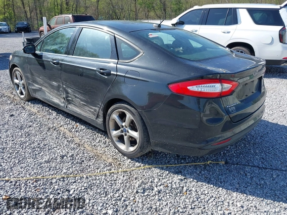 2013 Ford Fusion SE with VIN 3FA6P0HR6DR133608, listed as a IAAI auction lot 41962033 with 221,603 mi miles. Bid and sale history available at carsss.com. Image 3.