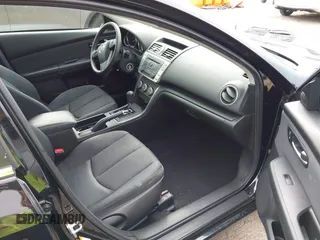 2011 Mazda Mazda6 i Sport with VIN 1YVHZ8BH8B5M19286, listed as a IAAI auction lot 41356987 with 103,487 mi miles. Bid and sale history available at carsss.com. Image 5.