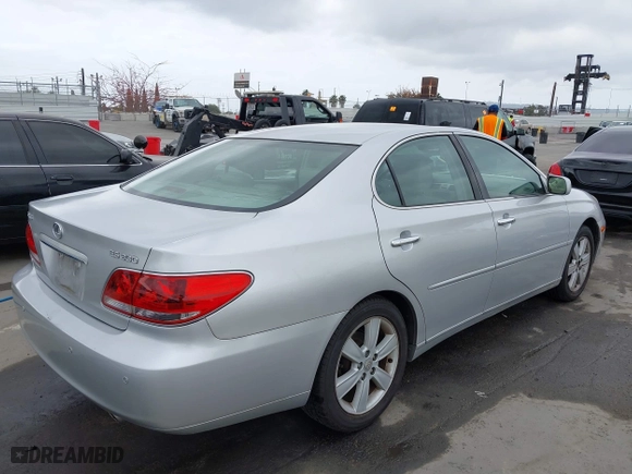 2006 Lexus ES 330 with VIN JTHBA30G165163156, listed as a IAAI auction lot 42104066 with 205,480 mi miles. Bid and sale history available at carsss.com. Image 4.