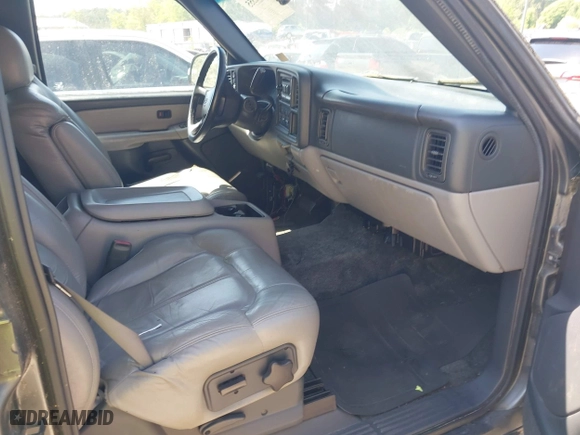 2001 Chevrolet Tahoe LS with VIN 1GNEK13T91J141616, listed as a IAAI auction lot 41951355 with 156,077 mi miles. Bid and sale history available at carsss.com. Image 5.