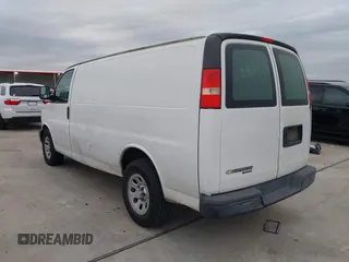2013 Chevrolet Express Cargo z VIN 1GCSGAFX4D1128353, wystawiony jako IAAI lot #41369784 z przebiegiem 109 703 mil mil oraz . Historia ofert i sprzedaży dostępna na DreamBid. Obrazek 3.