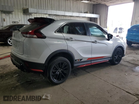 2024 Mitsubishi Eclipse Cross LE with VIN JA4ATVAA0RZ053462, listed as a Copart auction lot 60272975 with 7,642 mi miles and Salvage title. Bid and sale history available at DreamBid. Image 3.