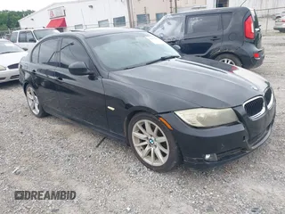 2011 BMW 3 Series 328i z VIN WBAPH5C51BA445885, wystawiony jako IAAI lot #42537693 z przebiegiem 146 819 mil mil oraz . Historia ofert i sprzedaży dostępna na DreamBid. Obrazek 1.